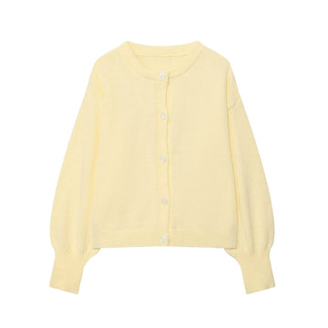 Round neck long sleeved knitted cardigan