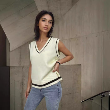 Style V-Neck Women's Knit Sweater Vest with Color Block Design Casual Outerwear for Spring and Autumn