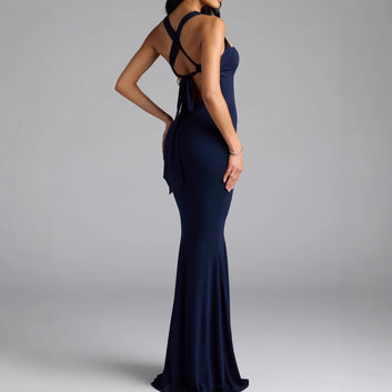 Tailored Backless Solid Color Waist Cinching Dress – The Women's Long Dress That Defines Elegance, Confidence, and Sophistication