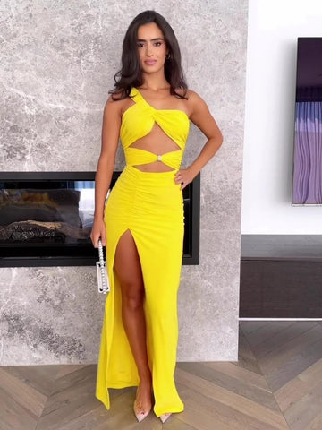 Sexy Off-The-Shoulder Wrap Dress with High Slit – The Sophisticated Dress That Highlights Your Natural Elegance