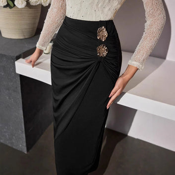 Women's half skirt with metal buckle decoration folded buttocks slimming effect