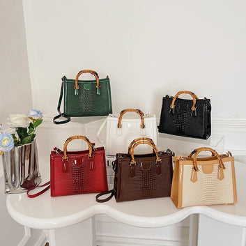 WOMEN'S LEATHER SHOULDER BAG WITH BAMBOO HANDLE — RETRO LUXURY AND ELEGANCE FOR YOUR EVERYDAY LIFE