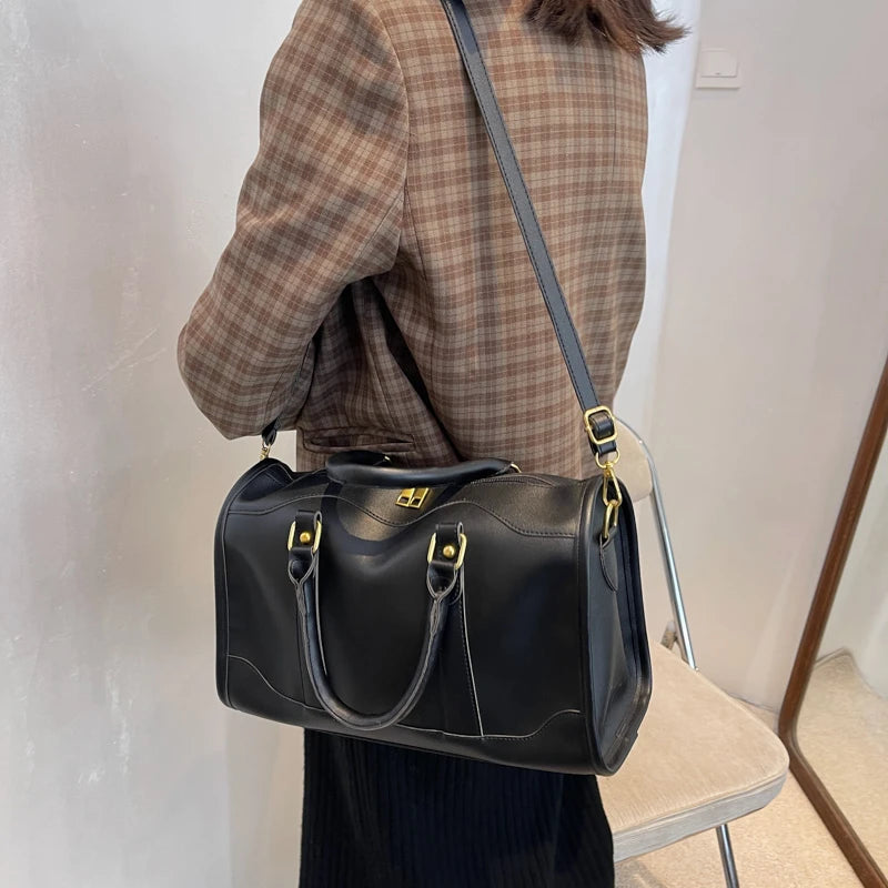 Women's Bags Large Capacity Travel Bag Sports Gym Bag Outdoor Shoulder Crossbody Bag Weekend Duffle Bag Female Handbag and Purse