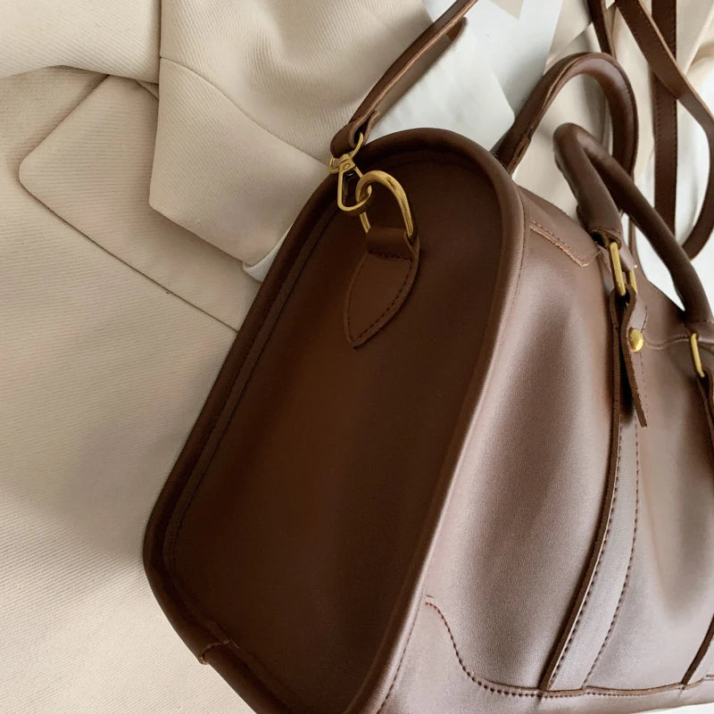 Women's Bags Large Capacity Travel Bag Sports Gym Bag Outdoor Shoulder Crossbody Bag Weekend Duffle Bag Female Handbag and Purse