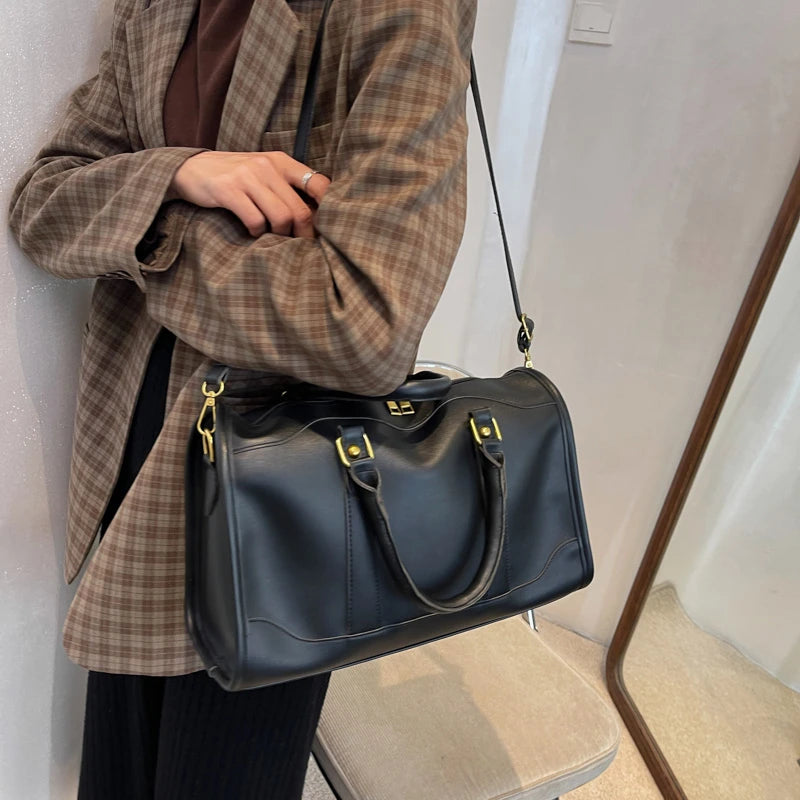 Women's Bags Large Capacity Travel Bag Sports Gym Bag Outdoor Shoulder Crossbody Bag Weekend Duffle Bag Female Handbag and Purse