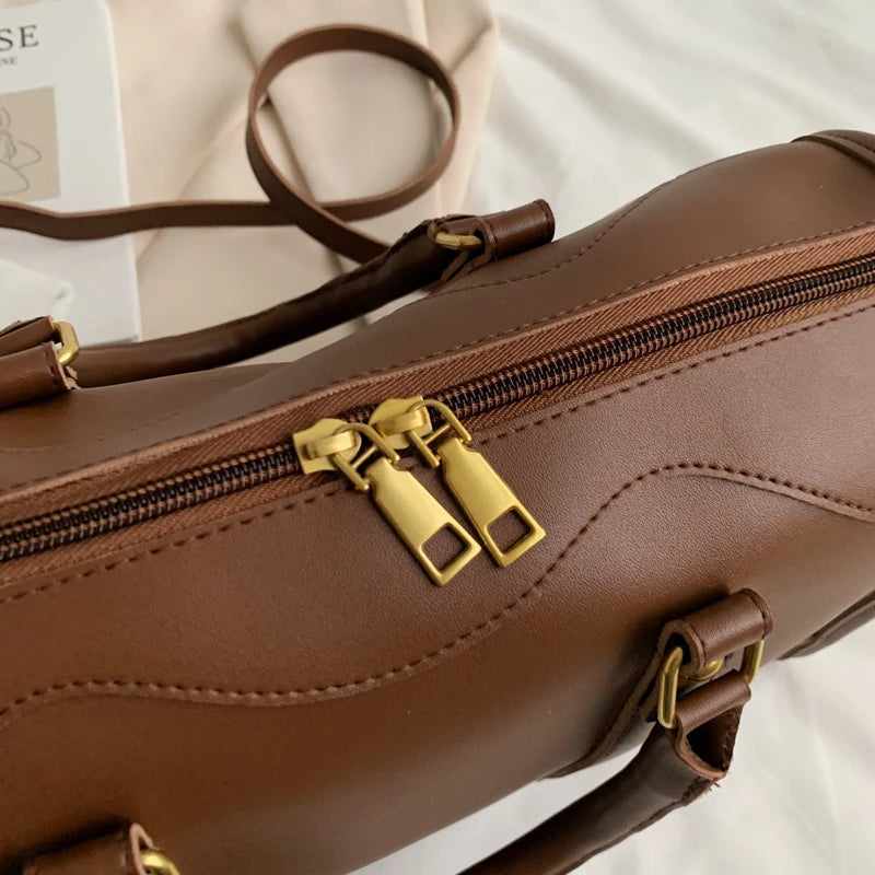 Women's Bags Large Capacity Travel Bag Sports Gym Bag Outdoor Shoulder Crossbody Bag Weekend Duffle Bag Female Handbag and Purse