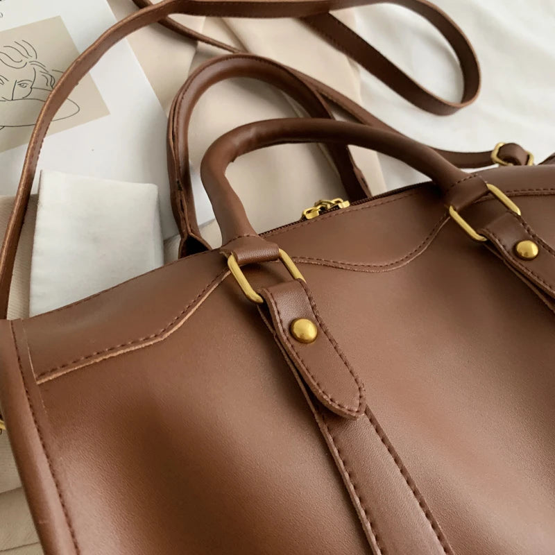 Women's Bags Large Capacity Travel Bag Sports Gym Bag Outdoor Shoulder Crossbody Bag Weekend Duffle Bag Female Handbag and Purse