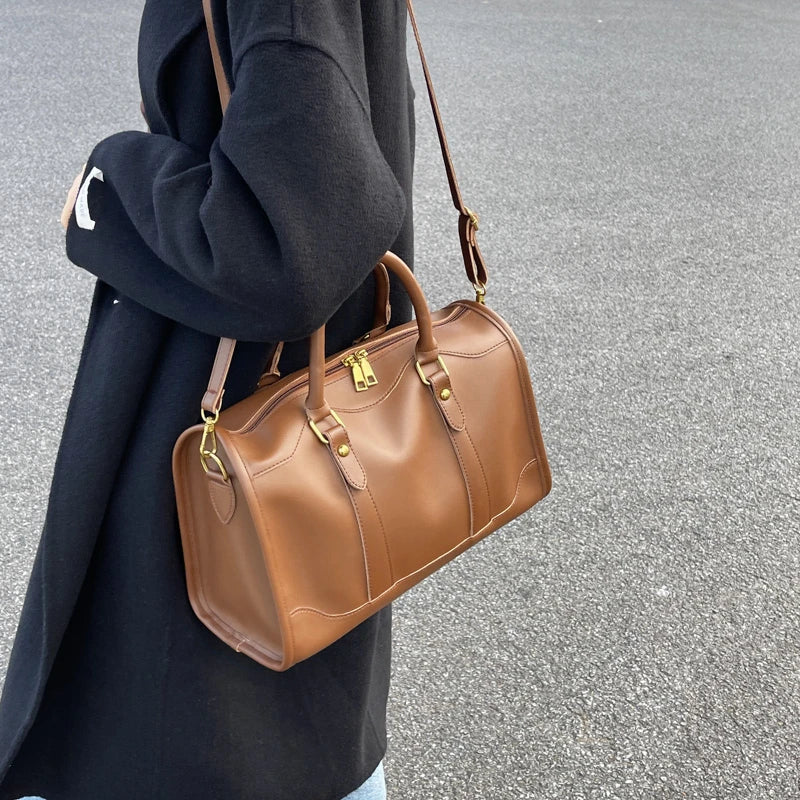 Women's Bags Large Capacity Travel Bag Sports Gym Bag Outdoor Shoulder Crossbody Bag Weekend Duffle Bag Female Handbag and Purse