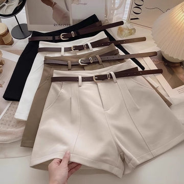 Elegant Women's High-Waisted White Shorts – Comfort and Style for Spring and Summer