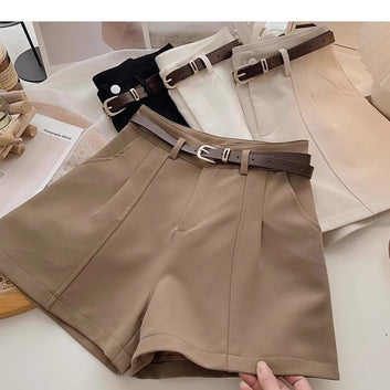 Elegant Women's High-Waisted White Shorts – Comfort and Style for Spring and Summer